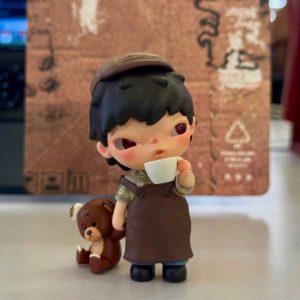 POP MART coffee factoy hirono barista coffee blister card figure(brand new with blistercard)